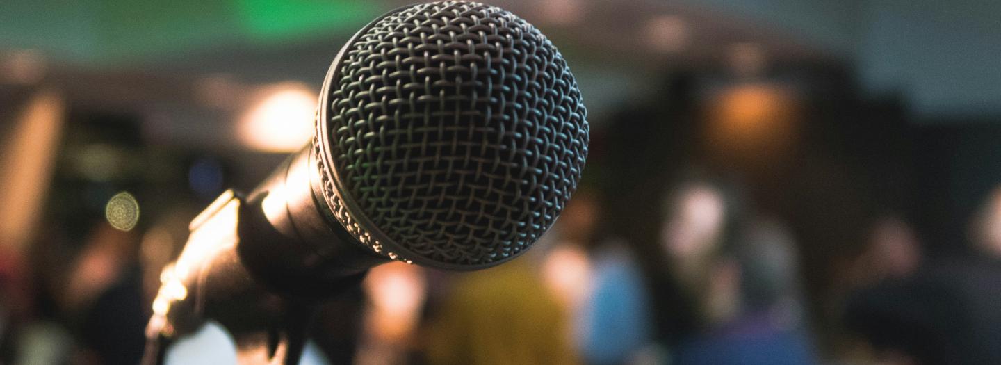 A stage mic on a stand